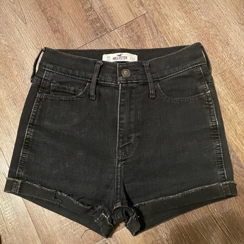 00 High Waisted Hollister Black Denim Shorts